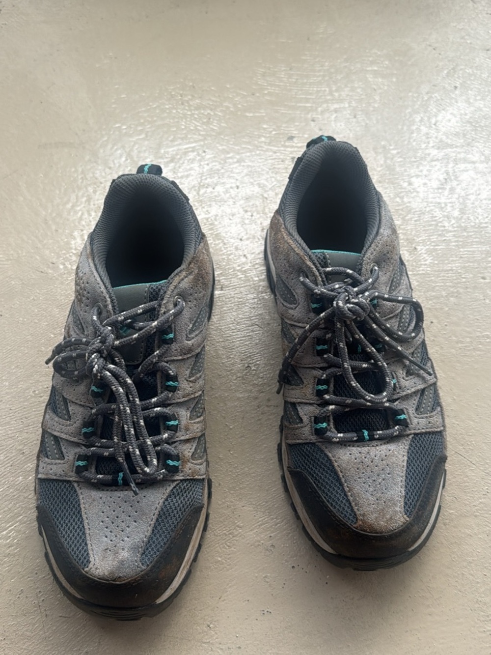 Columbia hiking boots/trail sneakers